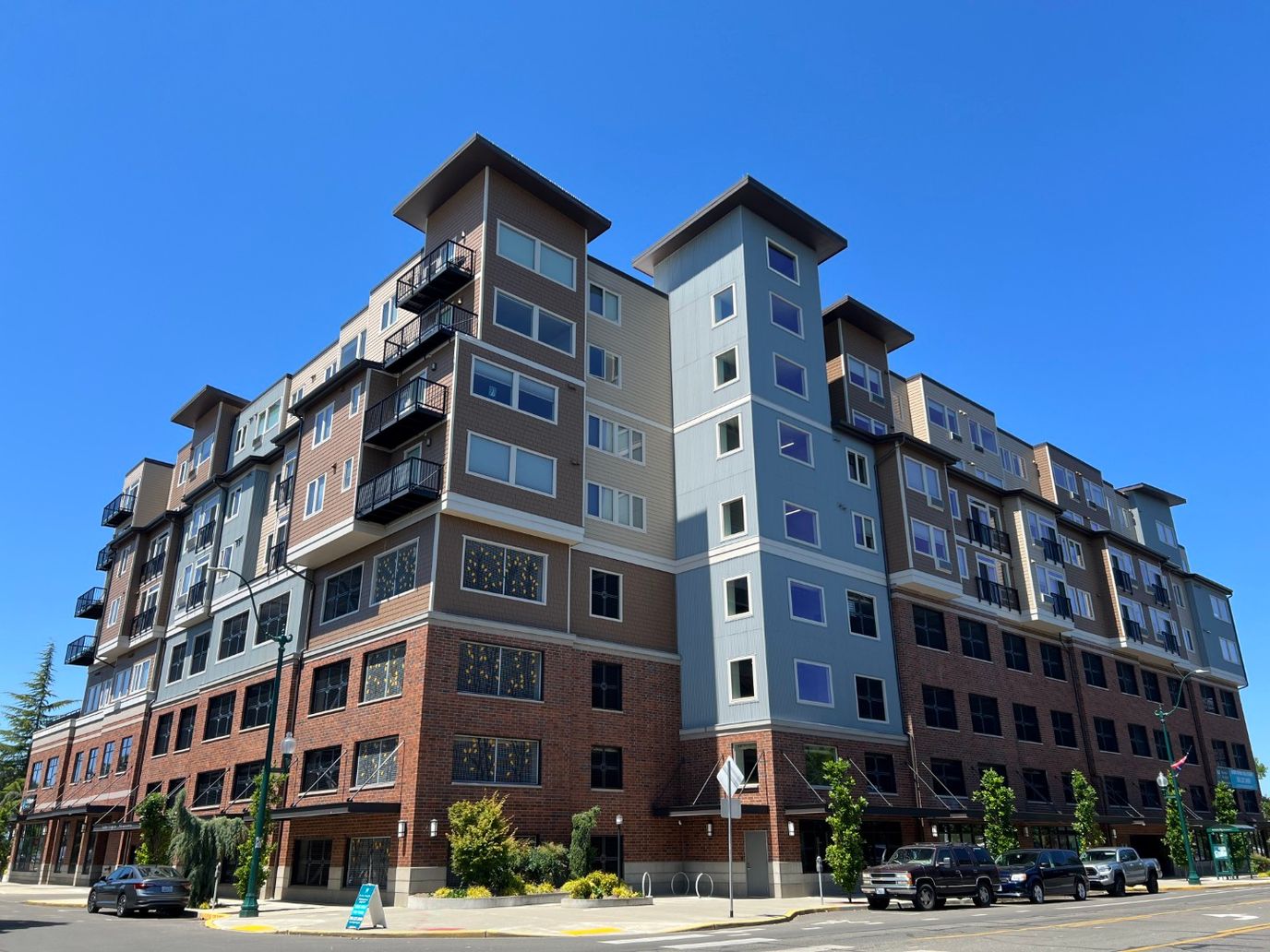 Exterior view of Harbor Heights senior living facility