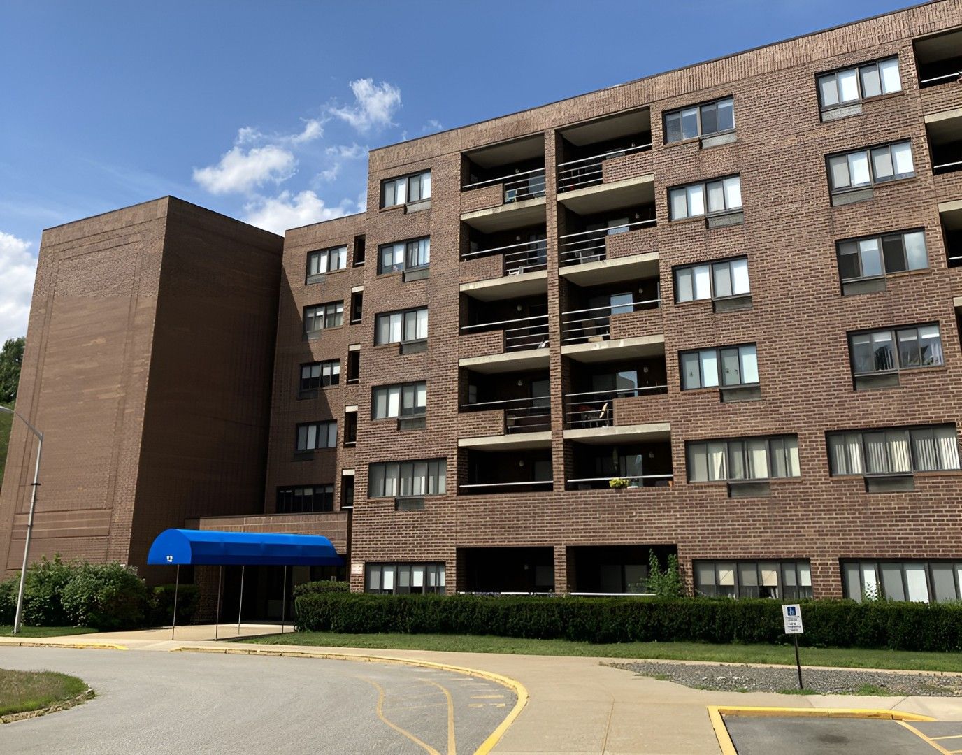 Exterior view of Park Garden Apartments building