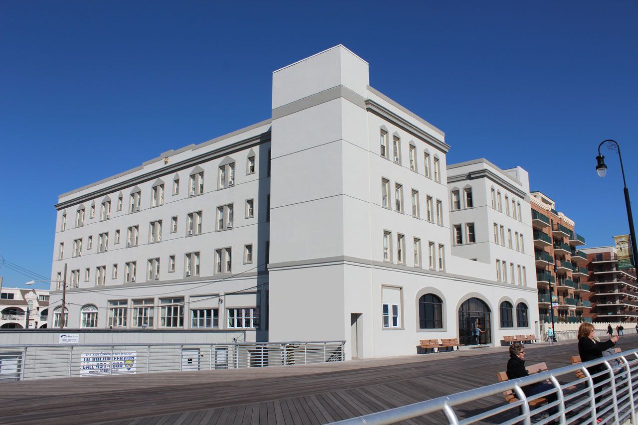 Exterior view of the Long Beach Assisted Living building
