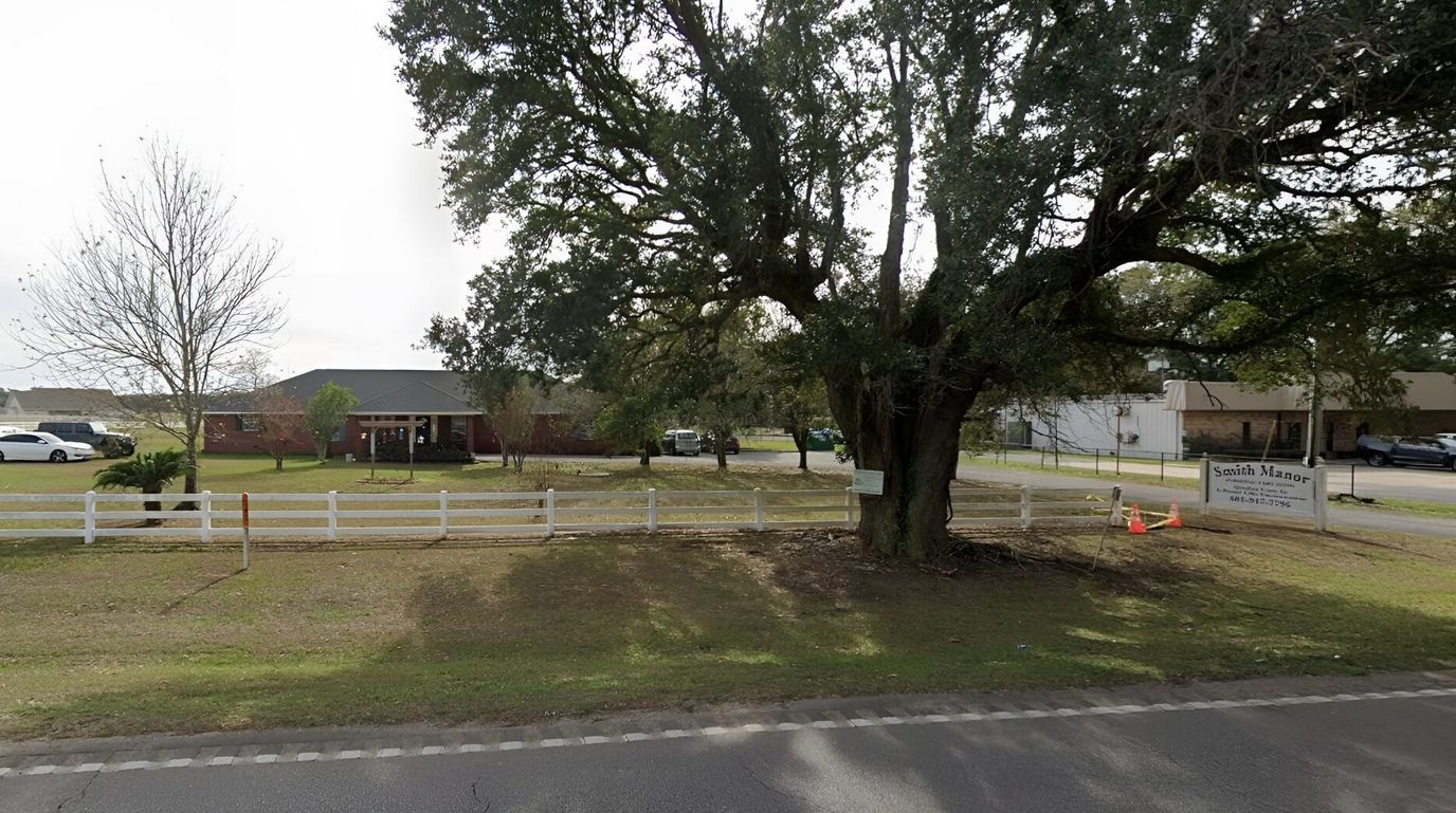 Smith Manor