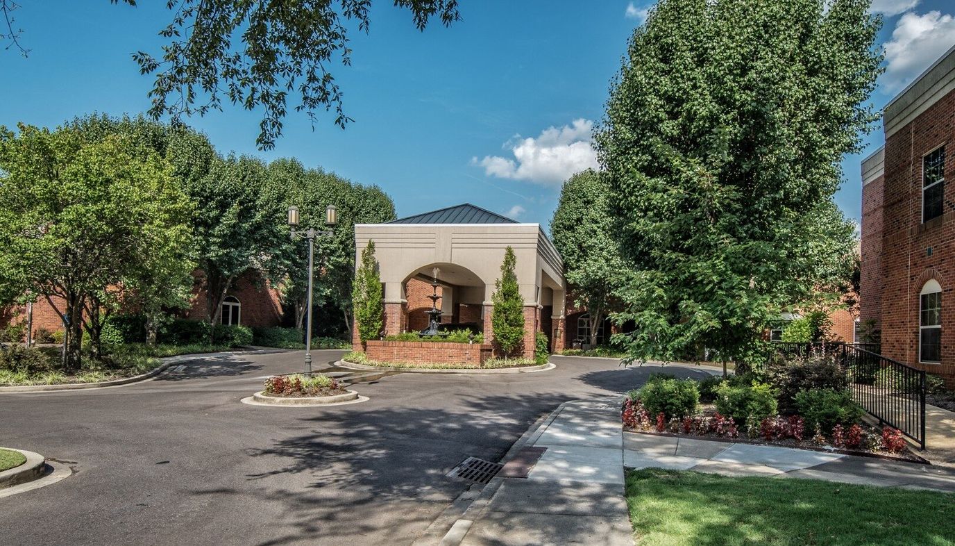 Entrance of the Memphis Jewish Home & Rehab facility