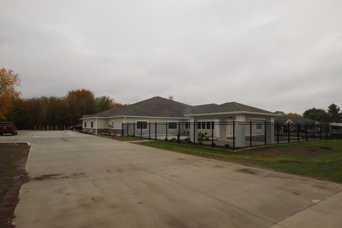 Exterior view of Hickory Estates Memory Care building