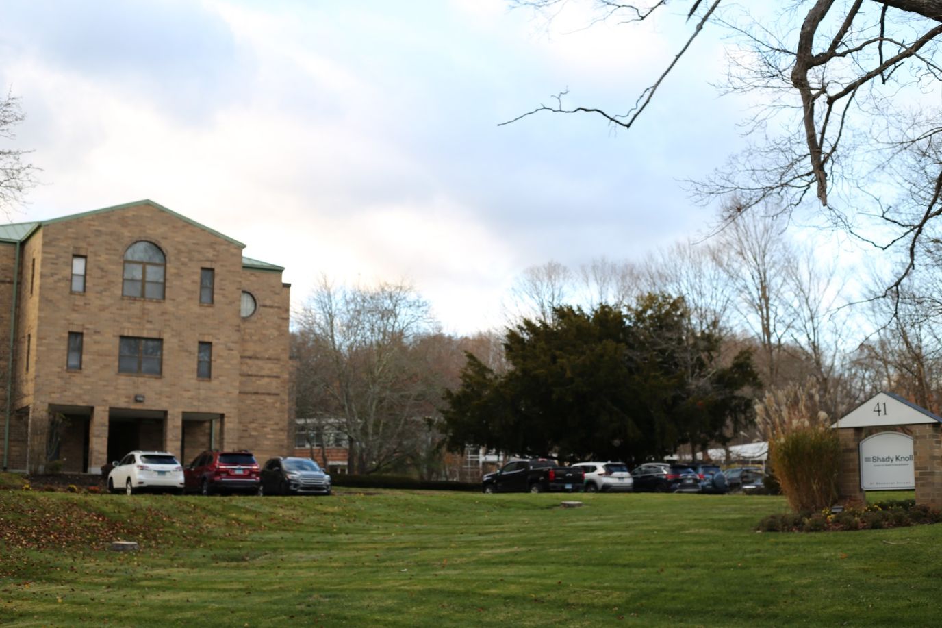 Exterior view of Shady Knoll Center's building and grounds
