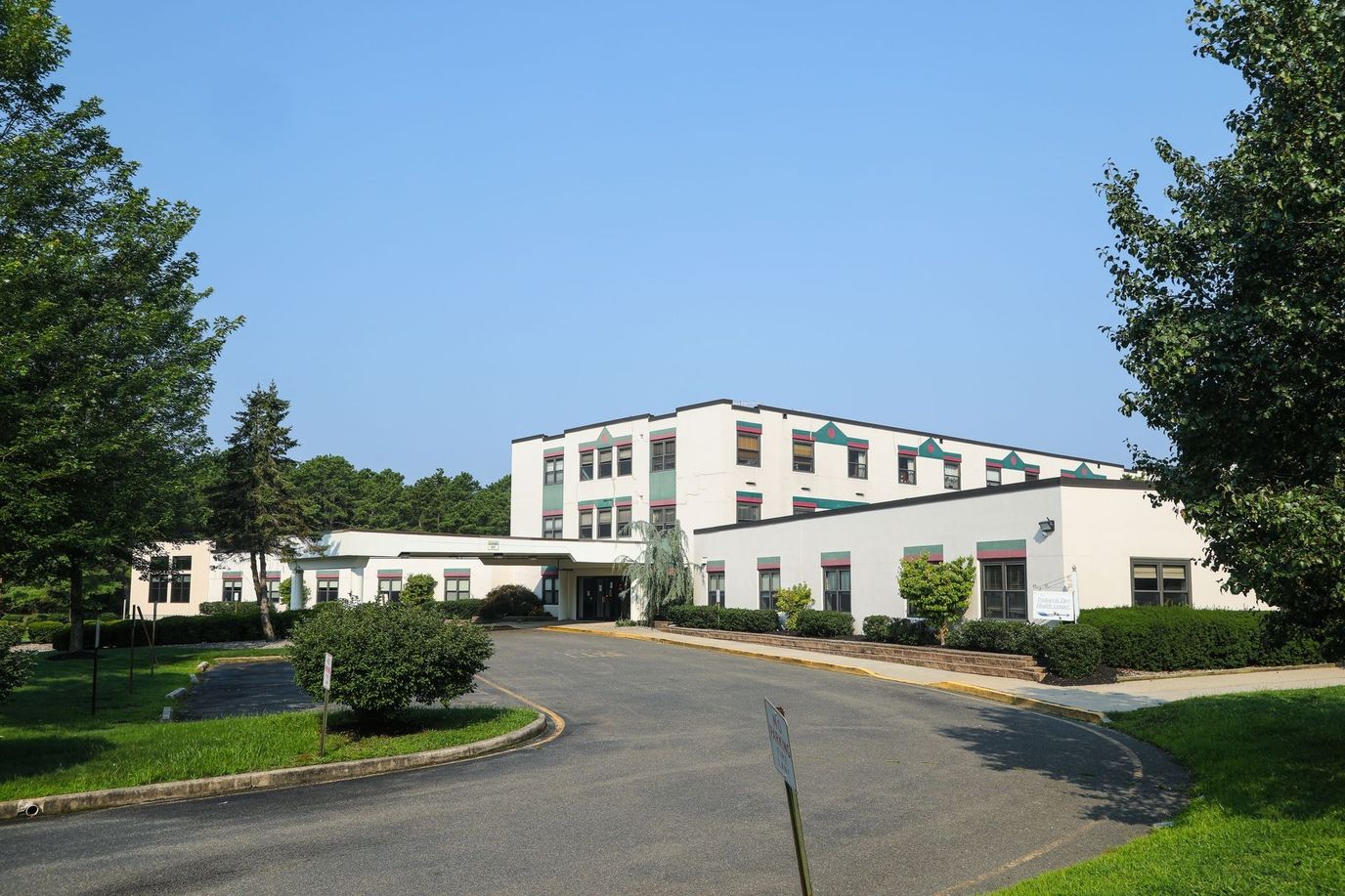 Exterior view of AristaCare at Manchester facility
