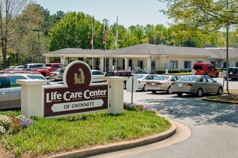 Building exterior of Life Care Center of Gwinnett