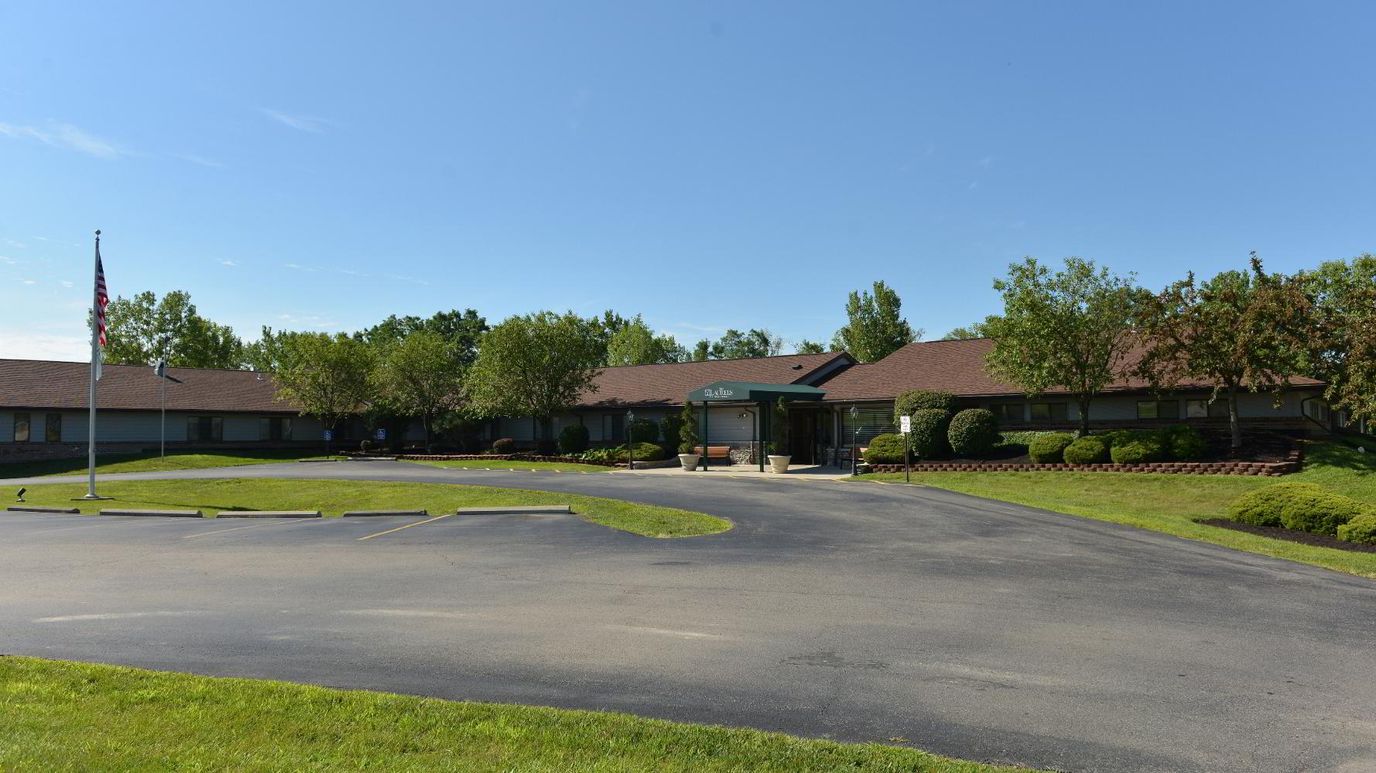 Exterior view of Laurels of Huber Heights facility
