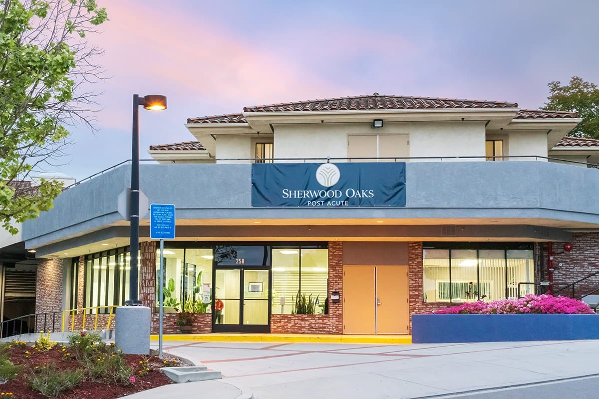 Exterior view of Sherwood Oaks Post Acute facility