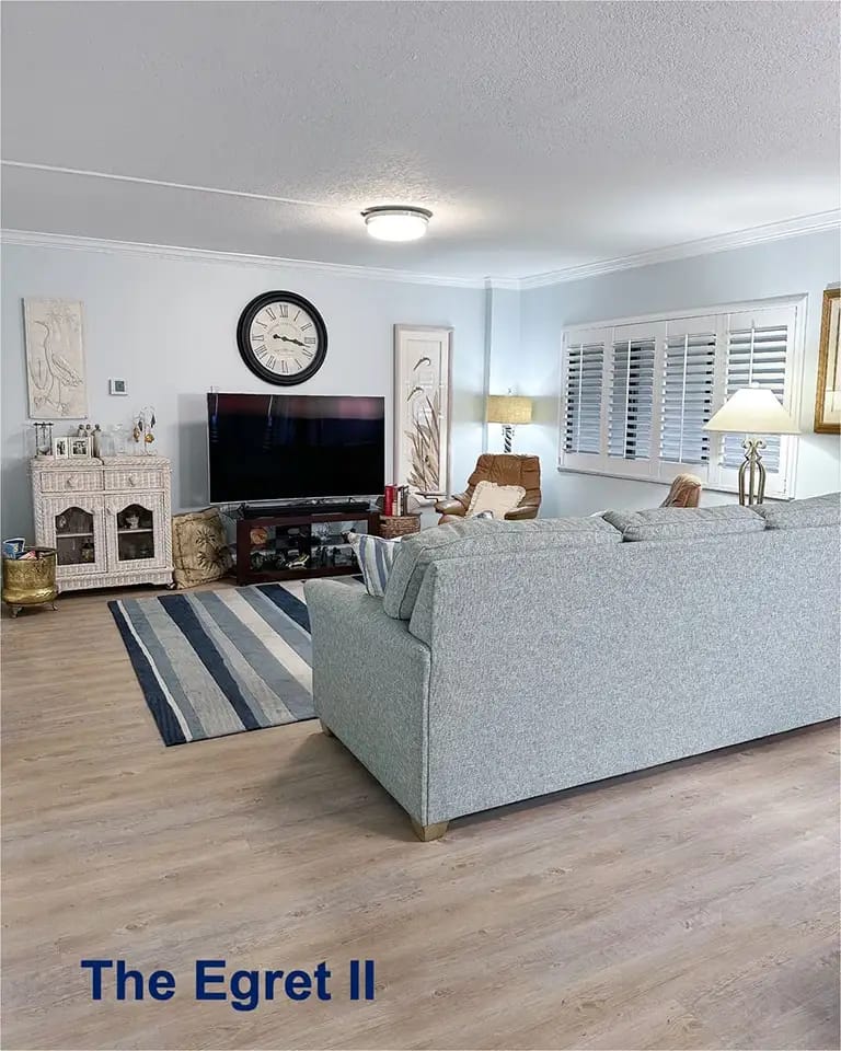Cozy common area with comfortable seating