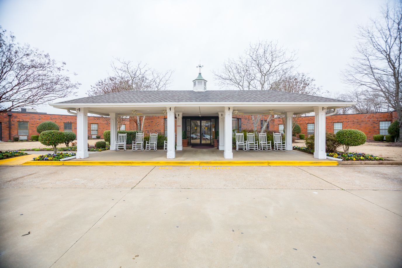 Front entrance of Maplewood Health Care Center.