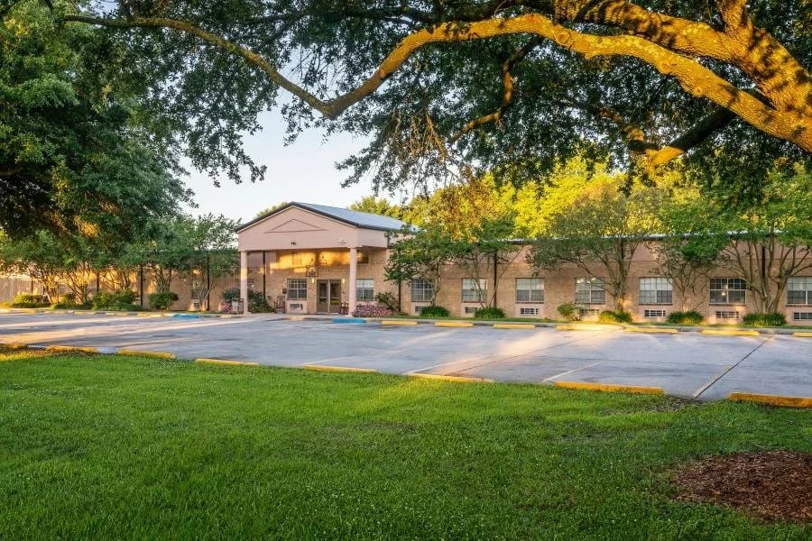 Exterior view of Legacy Nursing and Rehabilitation facility