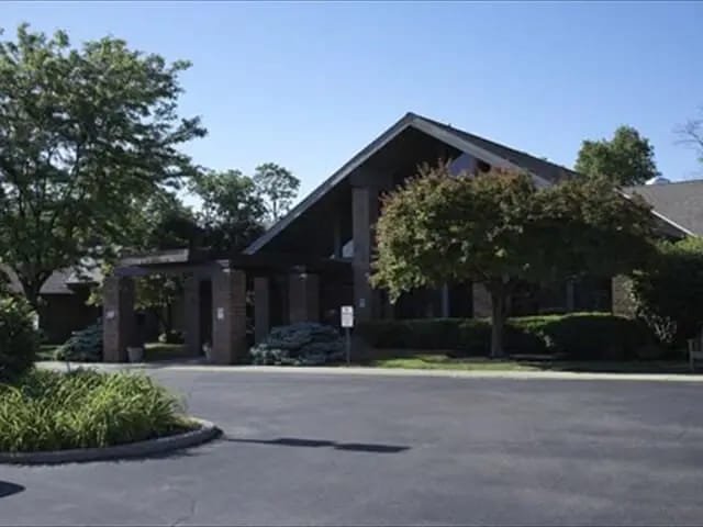 Front exterior view of the Arbors at Milford facility
