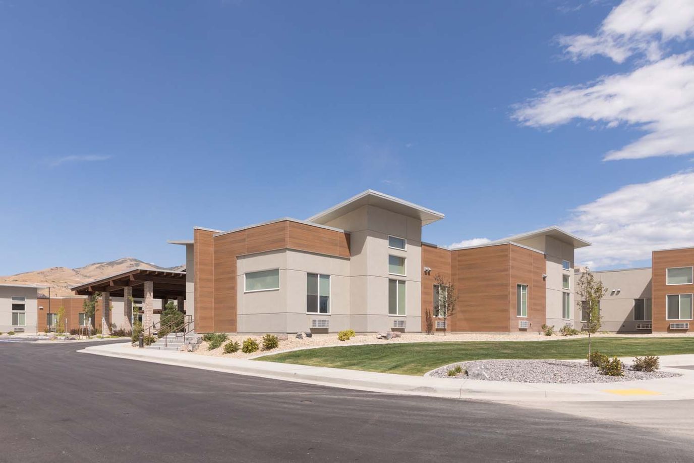 Exterior view of the Pointe Meadows Health and Rehabilitation building