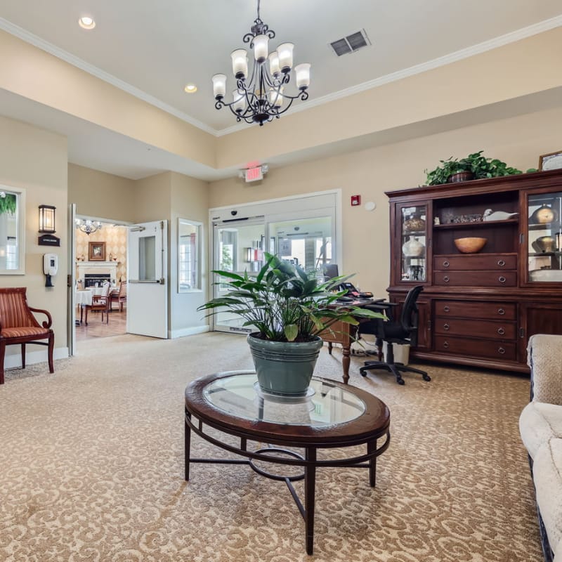 Common area with seating and a plant