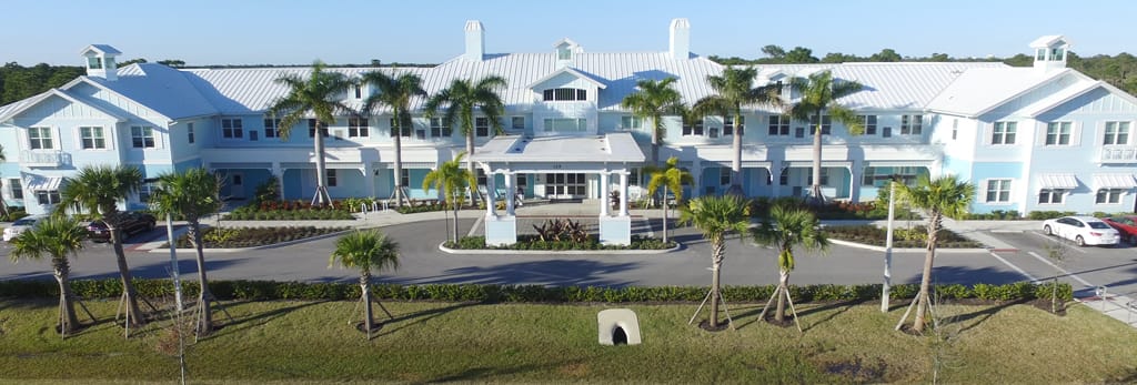 Exterior view of Grand Oaks of Jensen Beach