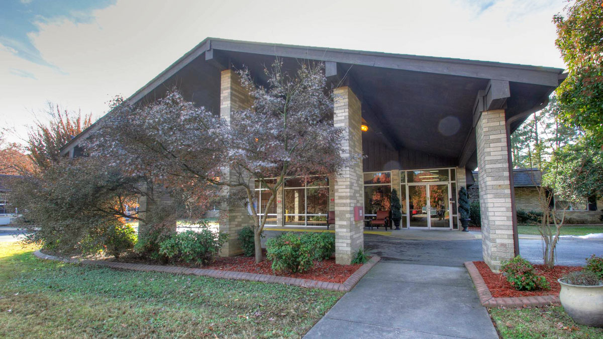 Exterior view of Sheridan Healthcare and Rehabilitation Center