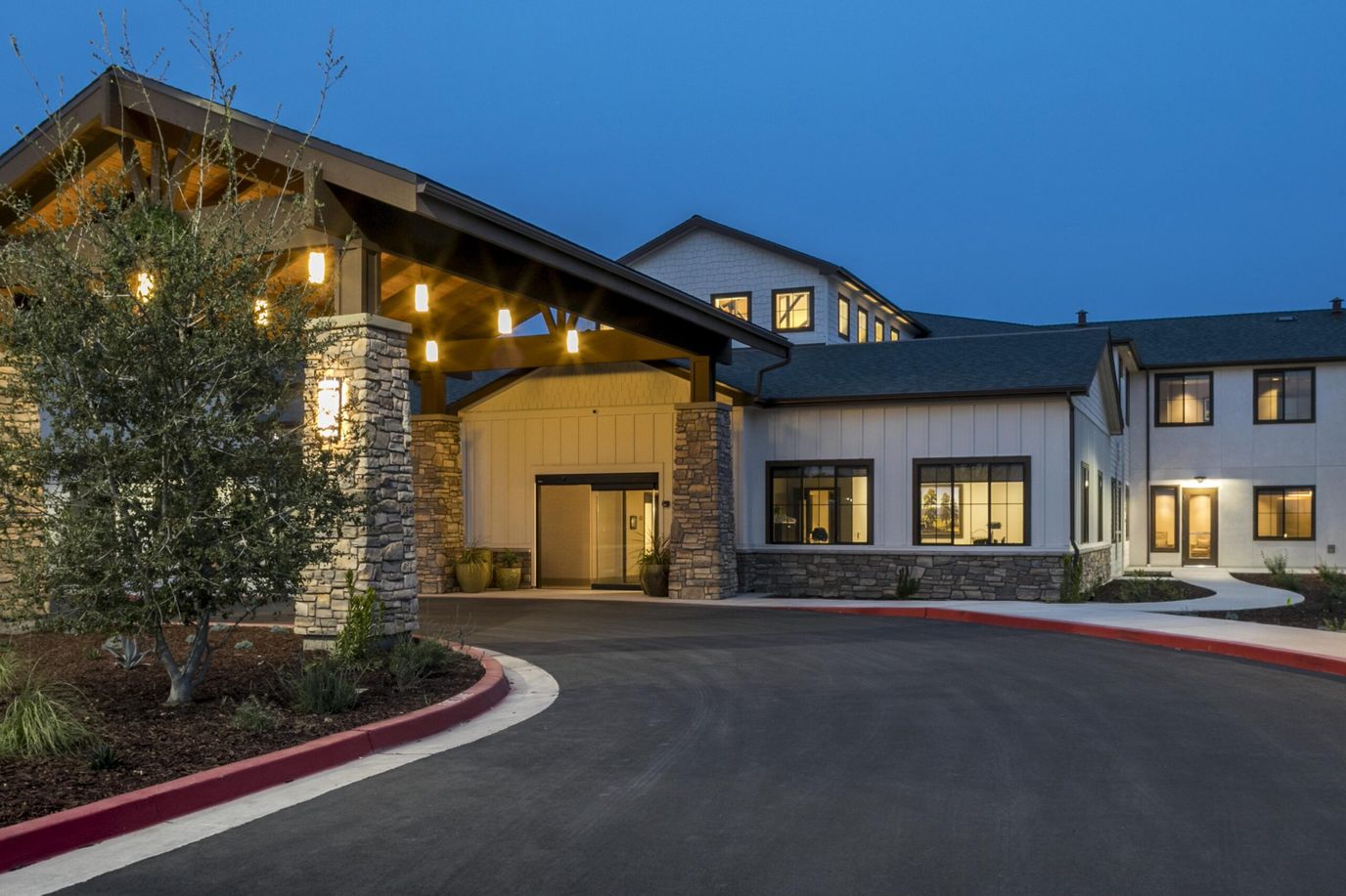 Exterior view of the Westmont of Brentwood facility entrance