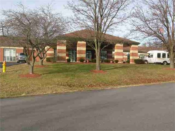Exterior view of Grandview Healthcare Center with landscaping