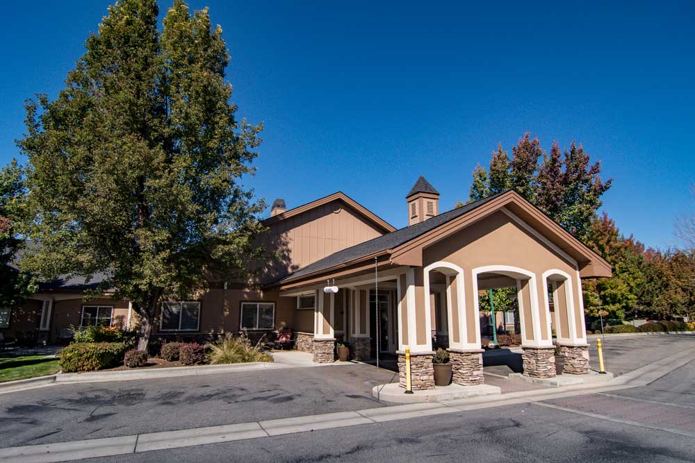 Exterior view of the Edgewood Spring Creek Eagle building