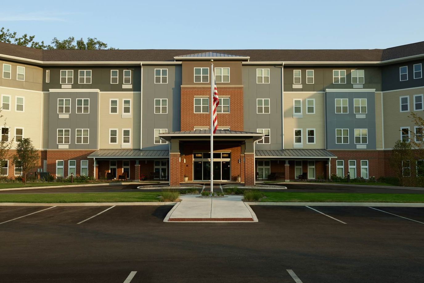 Exterior view of Silver Birch of Mishawaka facility