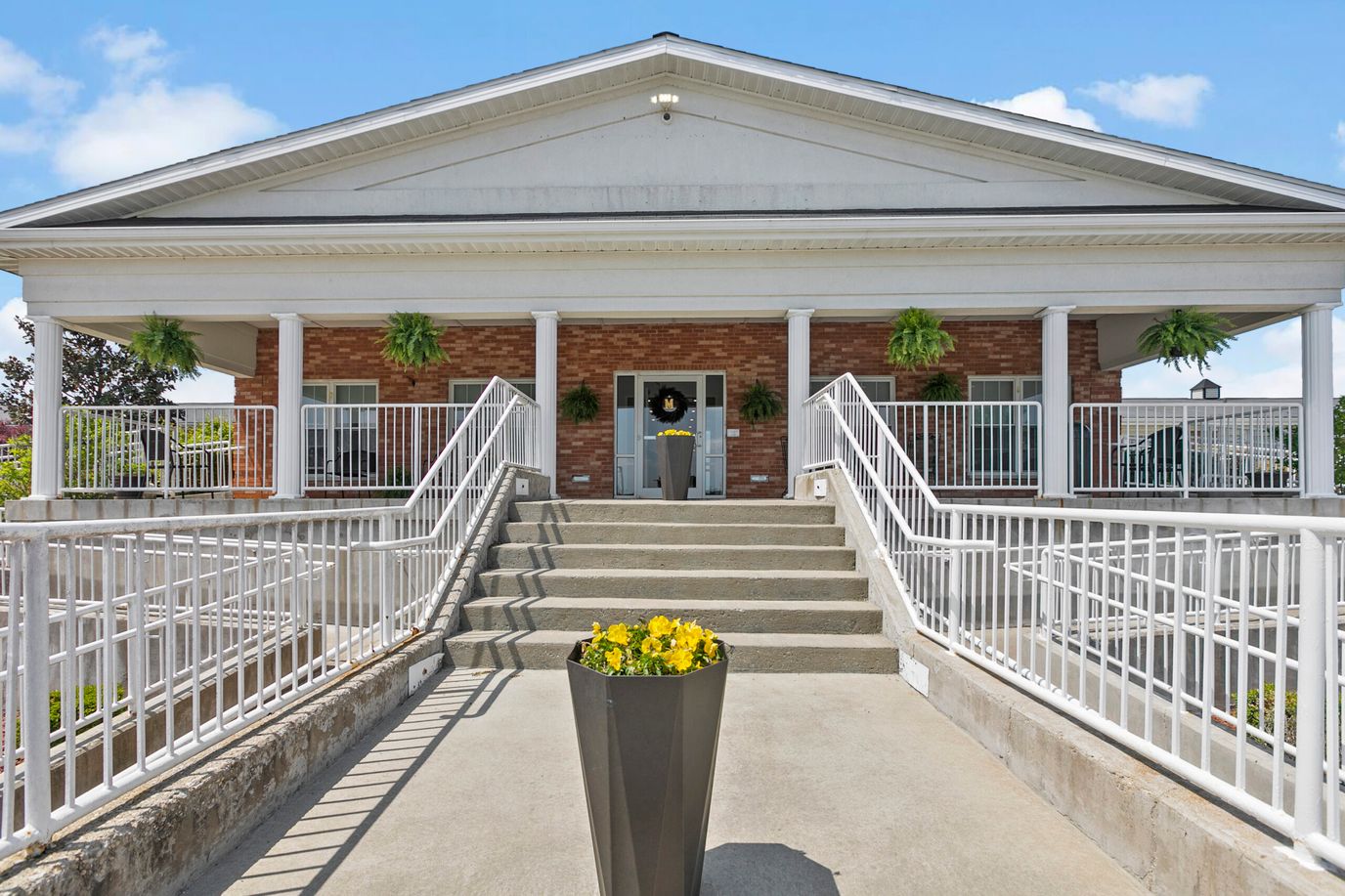 Front entrance of Maysville Nursing and Rehabilitation Facility