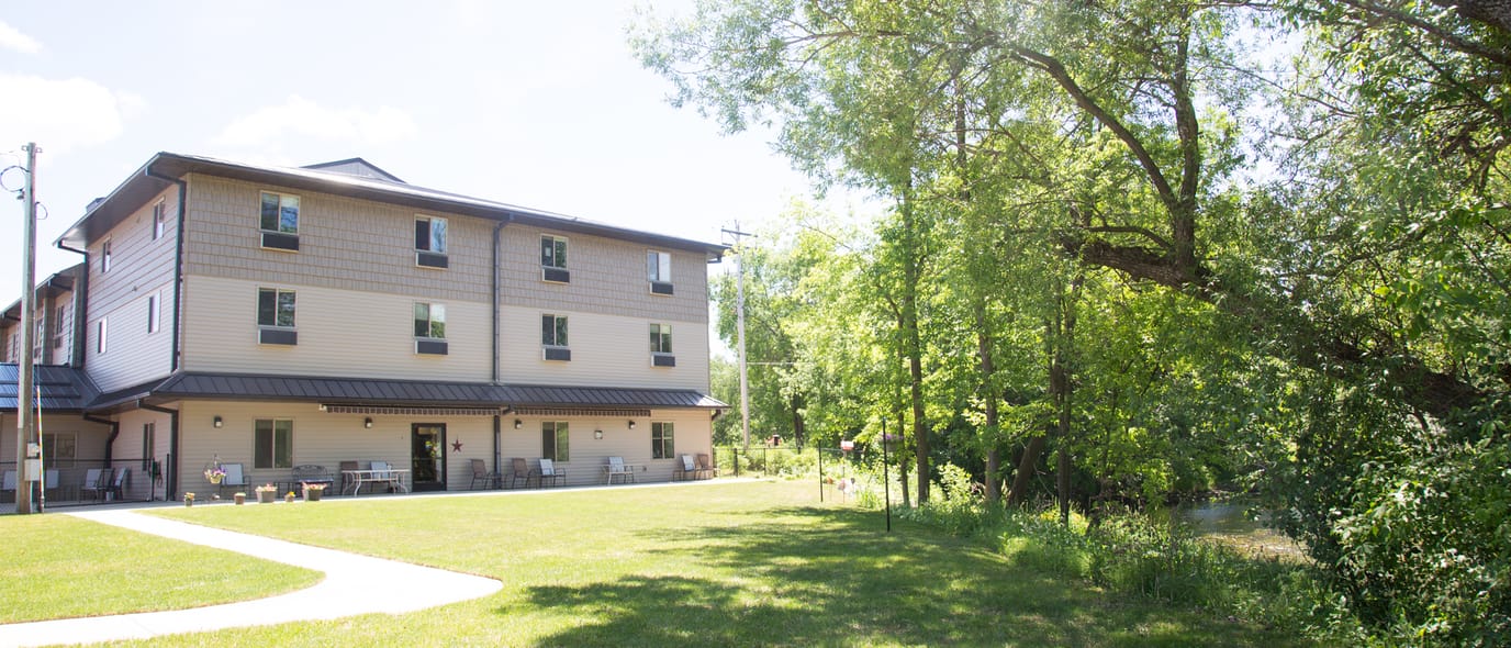Exterior view of the Rivers Edge Assisted Living building