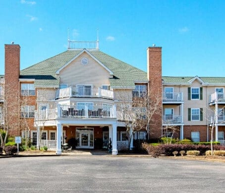Exterior view of Elison Assisted Living at Oxford.