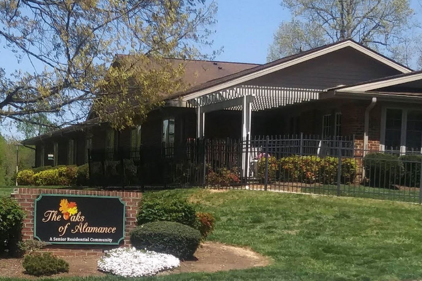 Exterior view of The Oaks of Alamance facility
