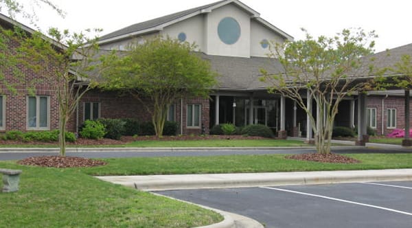Exterior view of Sandy Ridge Assisted Living facility