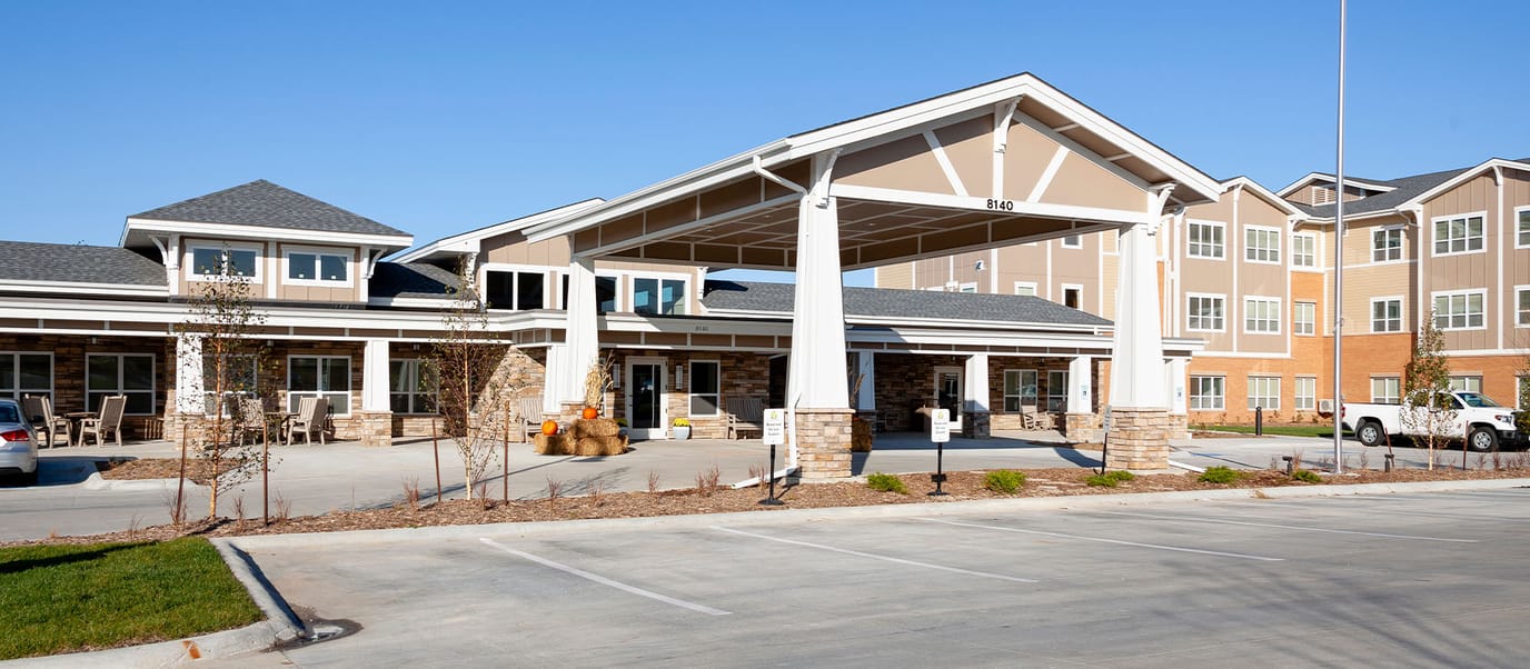 Exterior view of Cedarhurst of La Vista facility