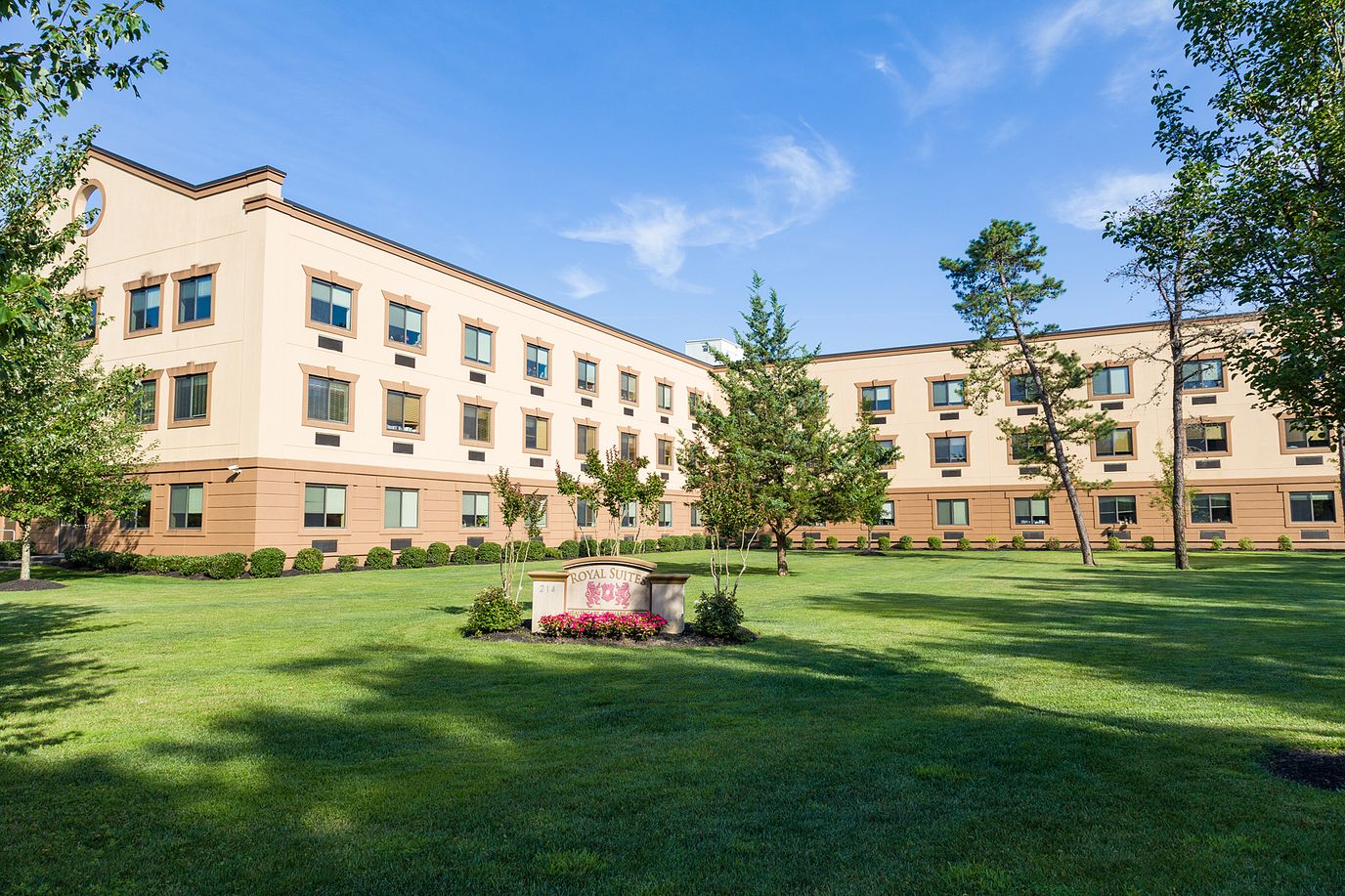 Exterior view of Royal Suites Health Care & Rehabilitation