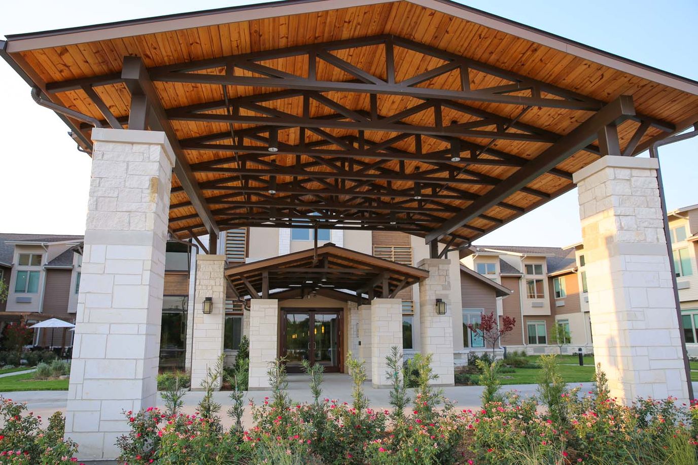 Entrance of The Healthcare Resort of Plano with covered awning
