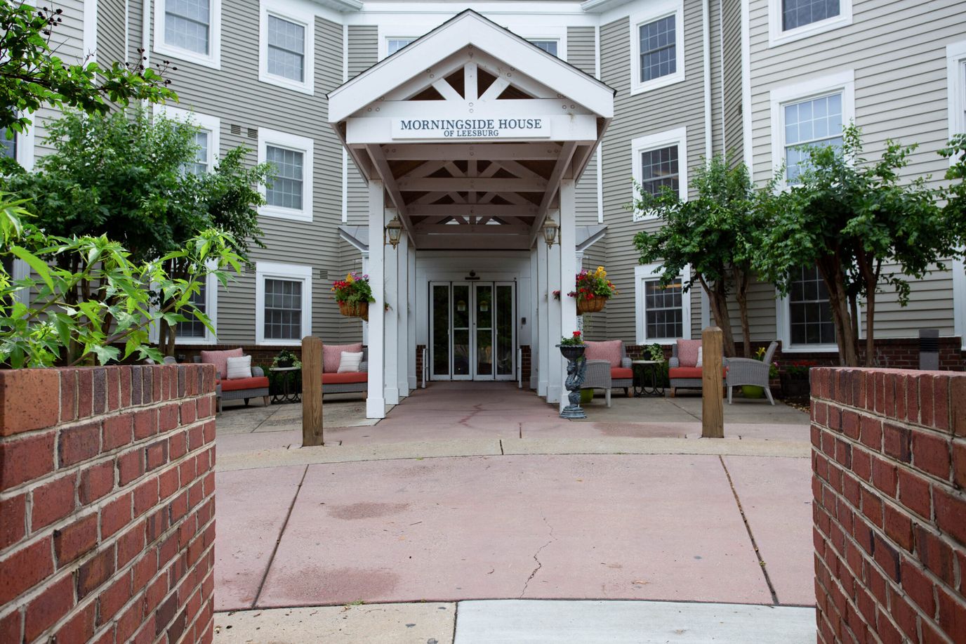 Entrance of Morningside House with landscaping