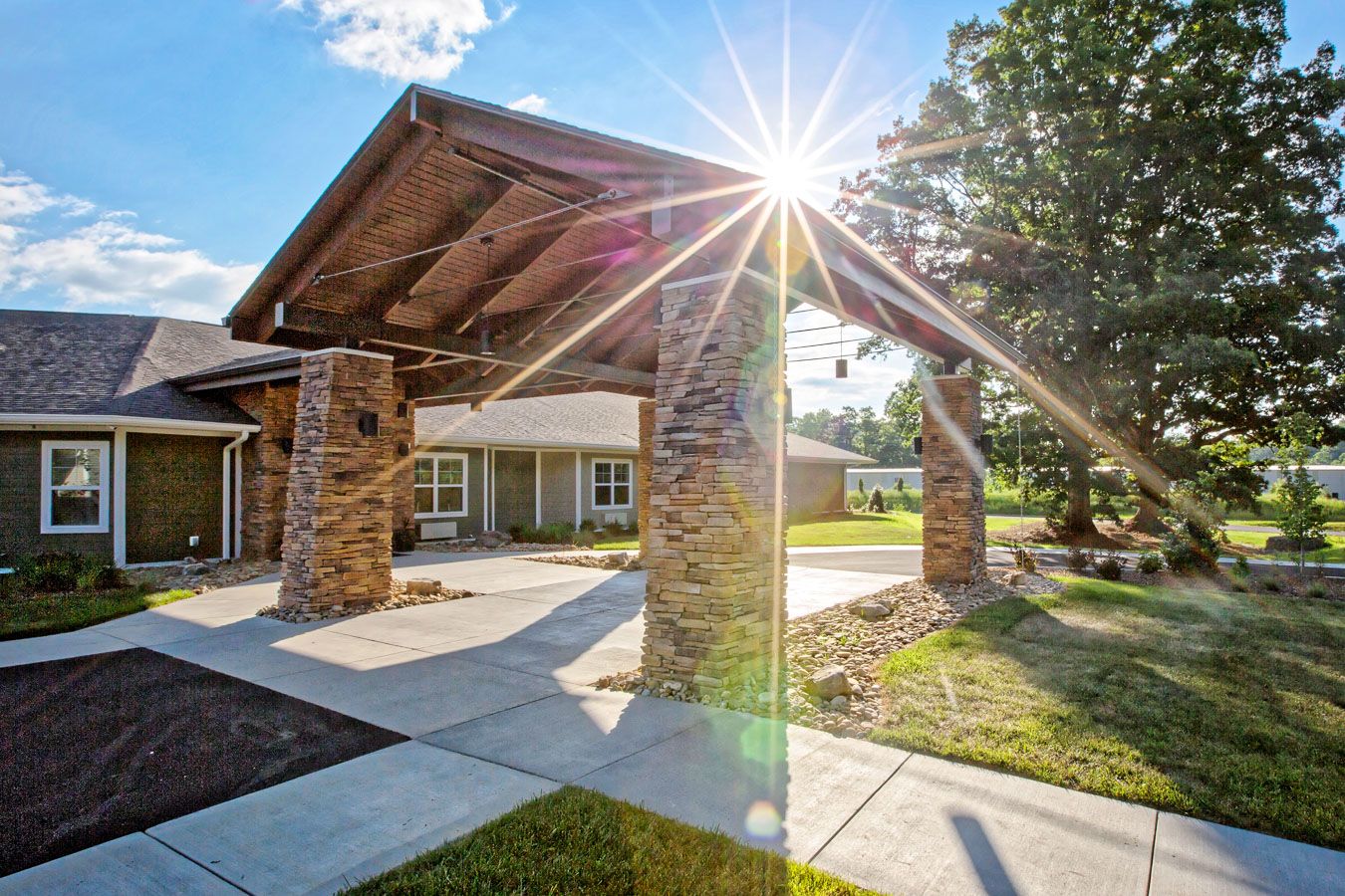 Entrance of Oakmont at Gordon Park with sun flare