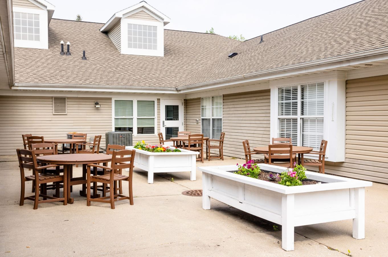 Commonwealth Senior Living at East Paris