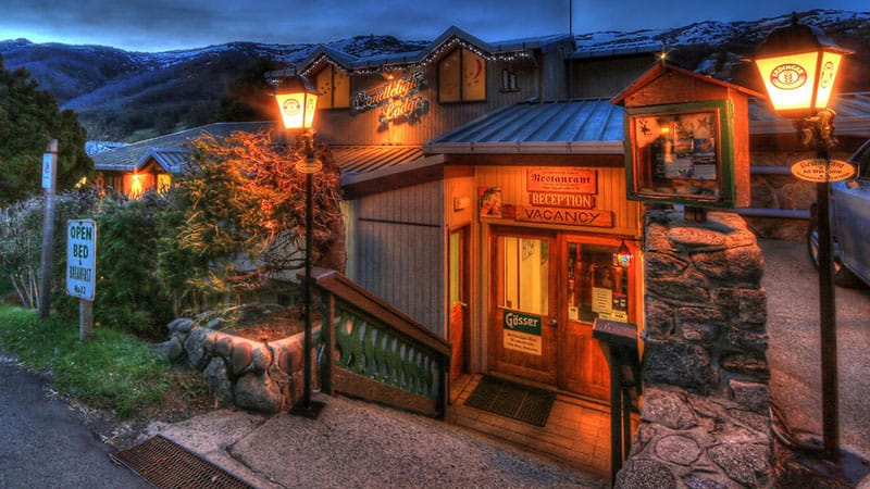 Candlelight Lodge