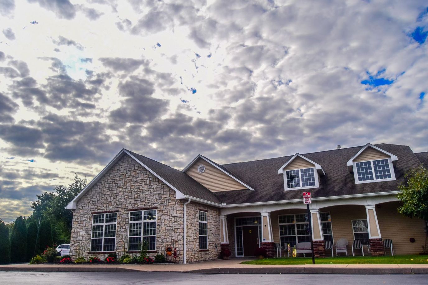 Peregrine Senior Living at Crimson Ridge Gardens