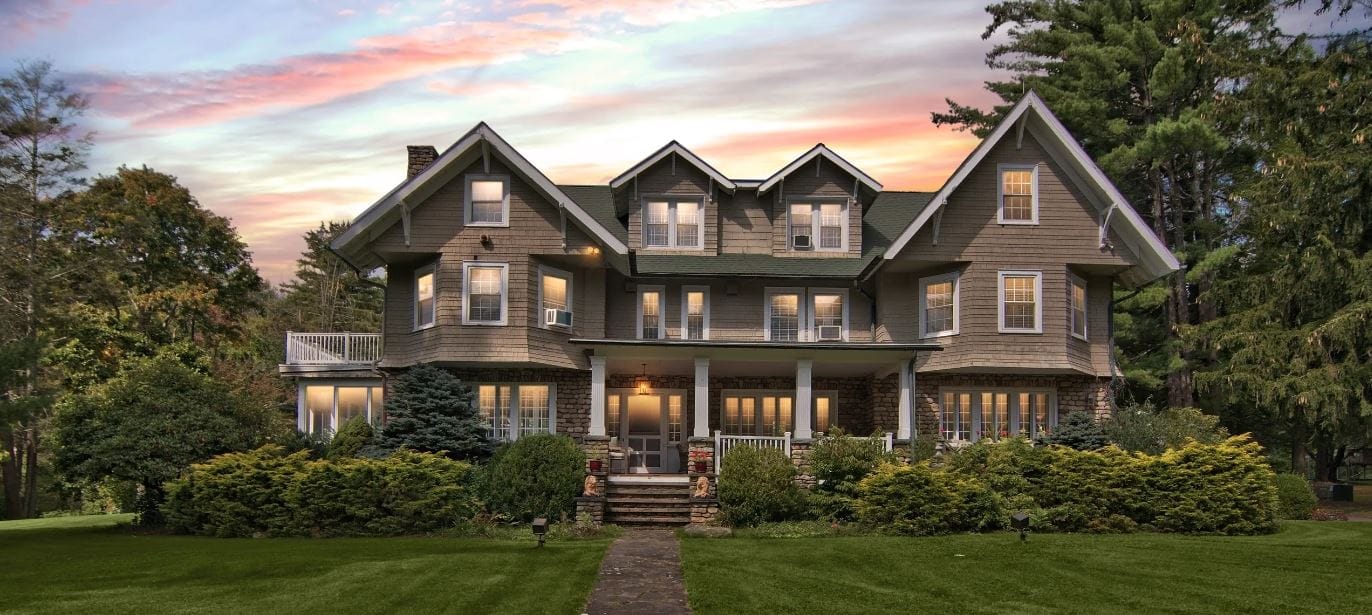 Gables Manor