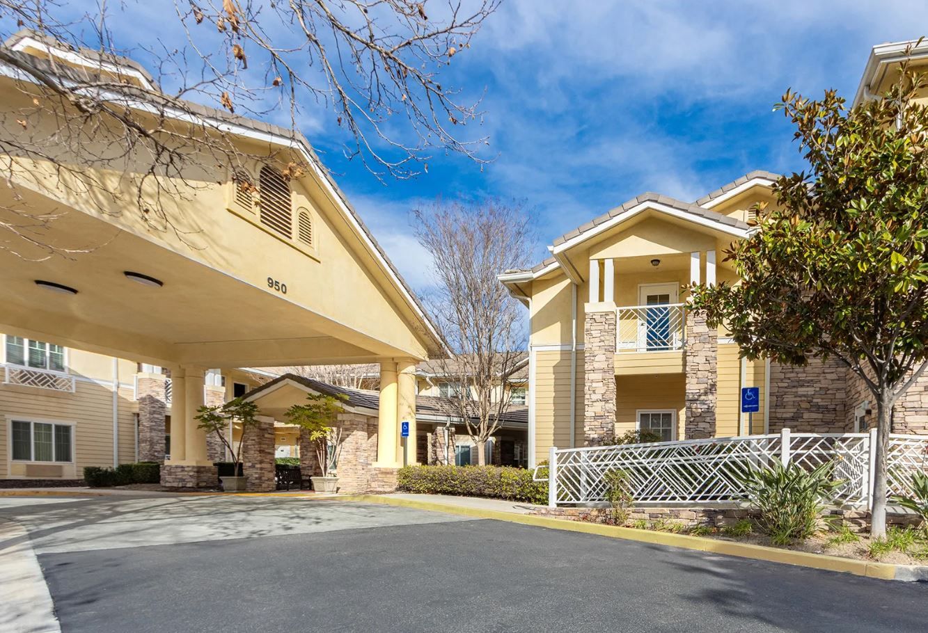 Holiday Simi Hills