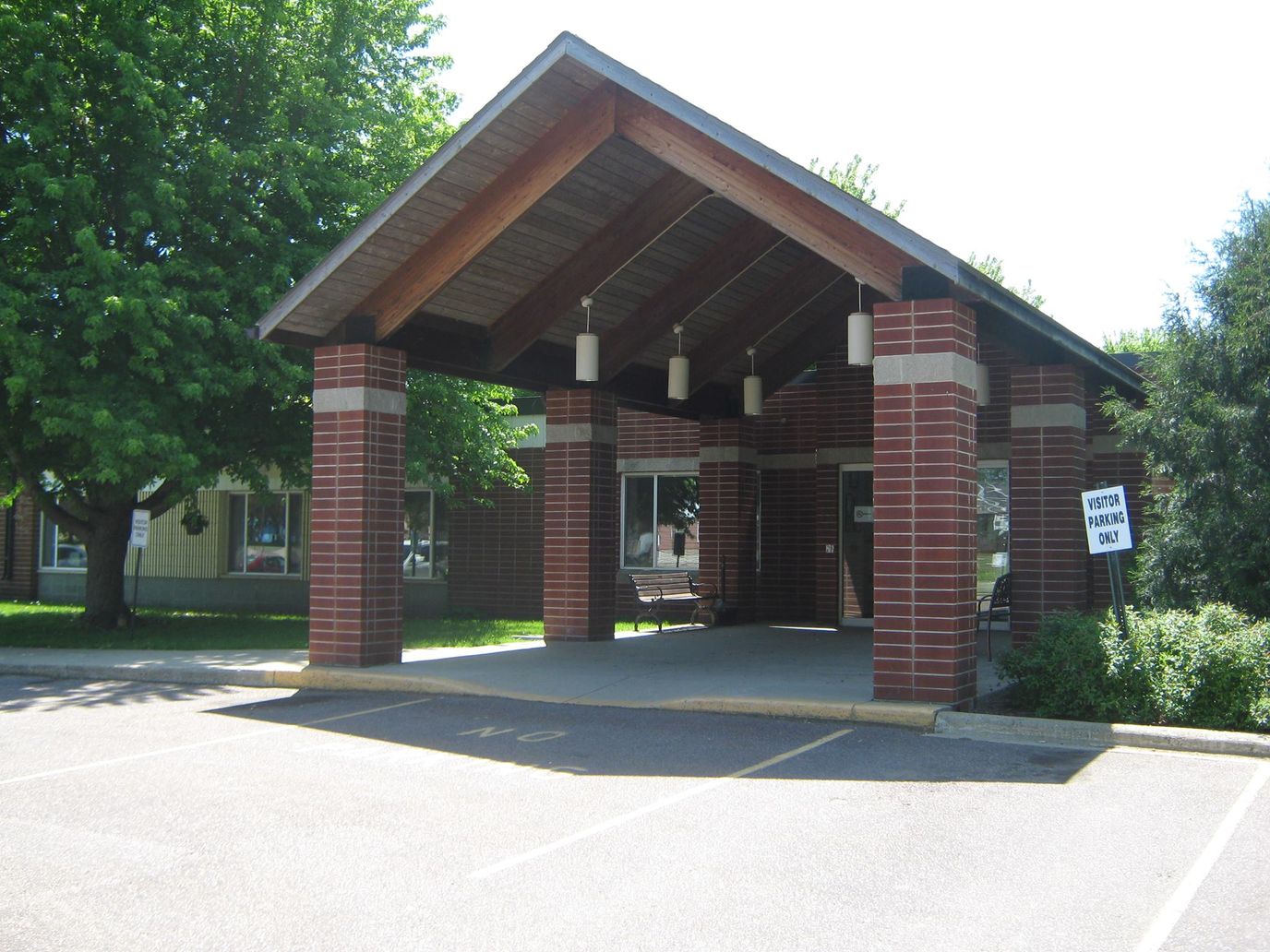 Covered entrance area of Valley View Manor