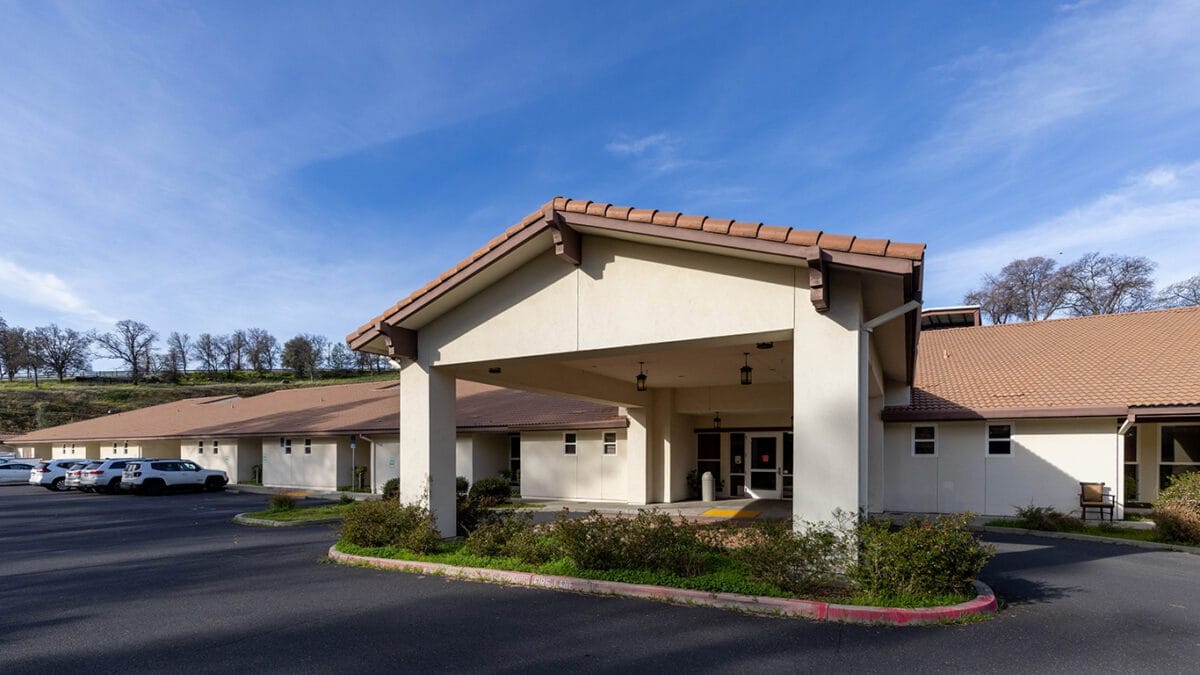 Exterior view of the Golden Sonora Care Center building