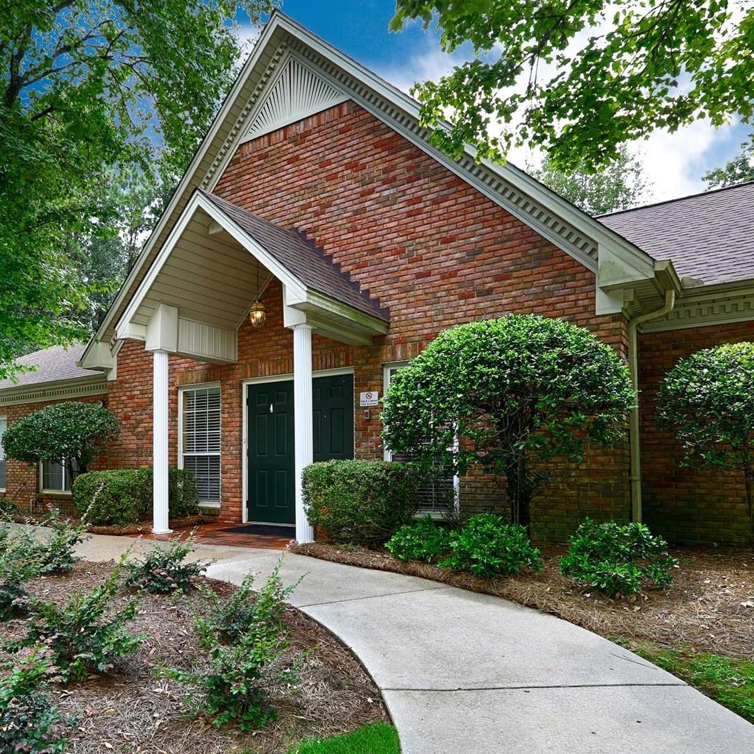 Country Cottage – Hoover