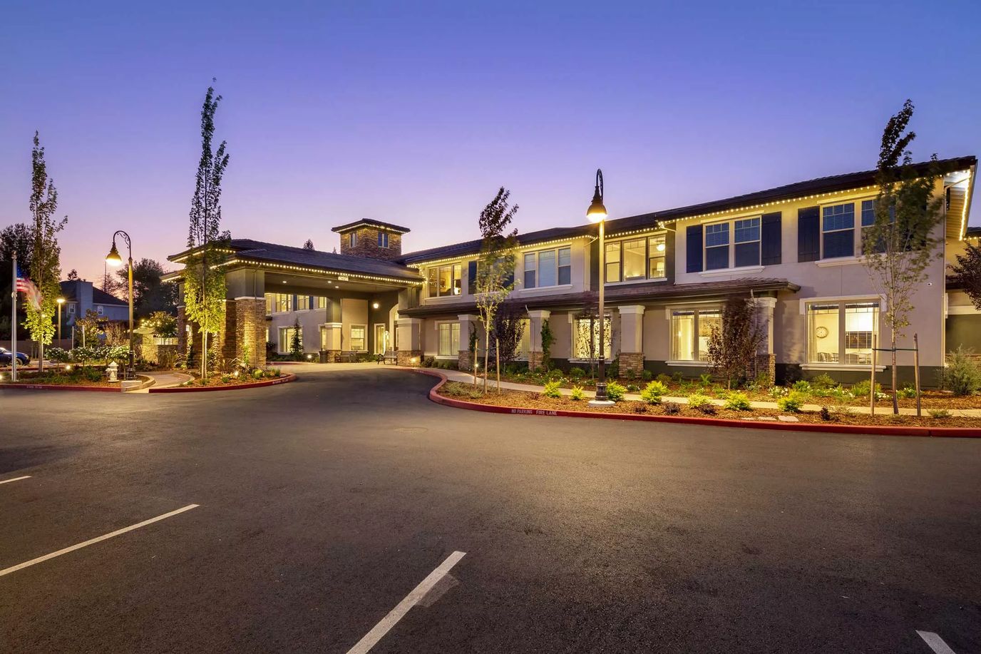 Exterior view of Oakmont of El Dorado Hills at dusk