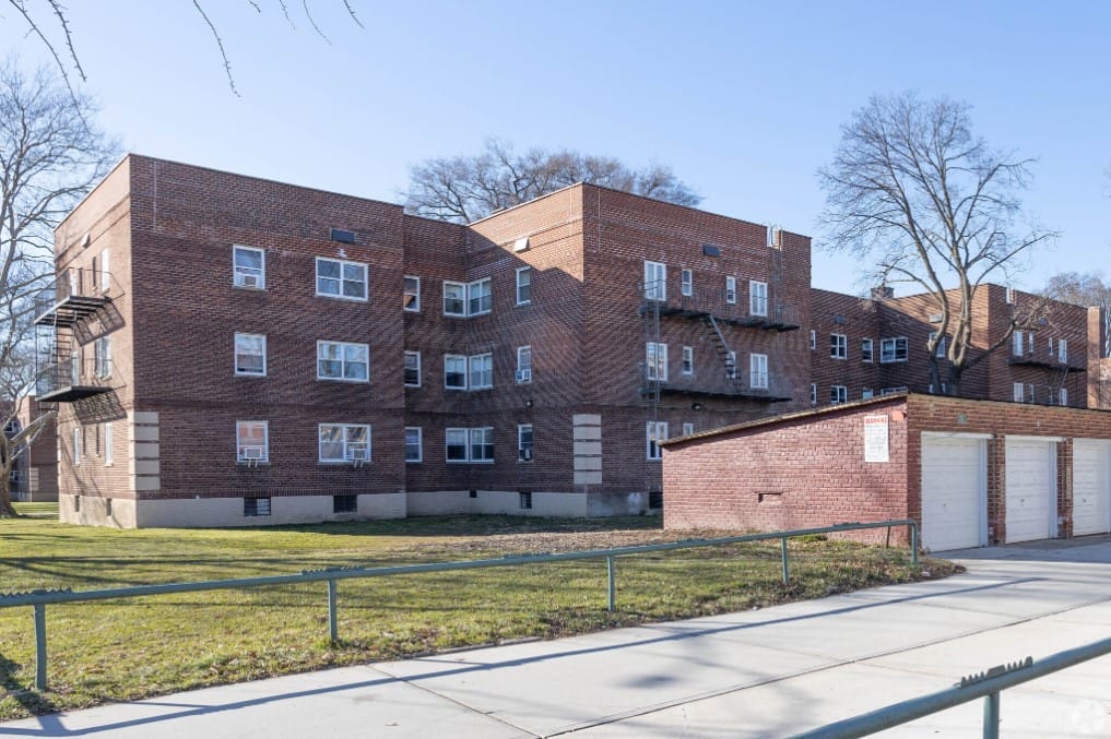 Bayside Manor