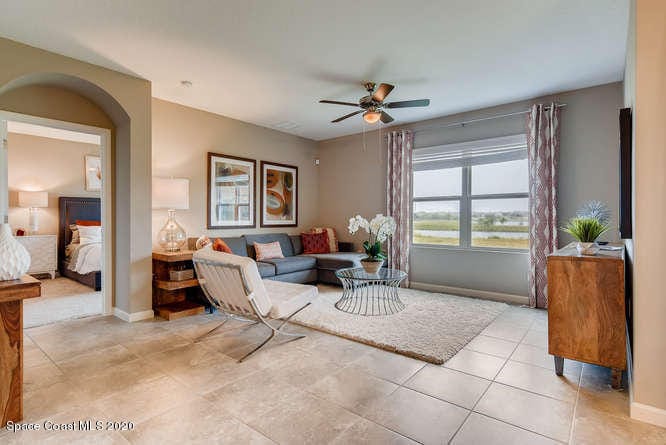 Bright, cozy common area with modern decor