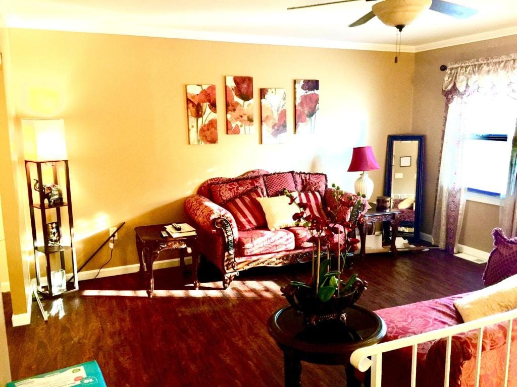 Cozy common area with stylish seating and decor