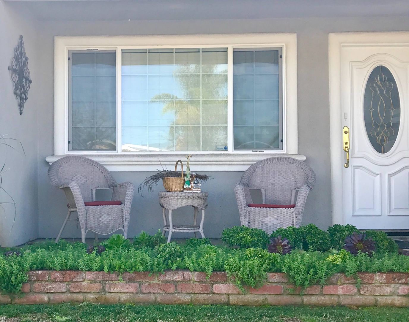 A cozy outdoor seating area at a senior living facility