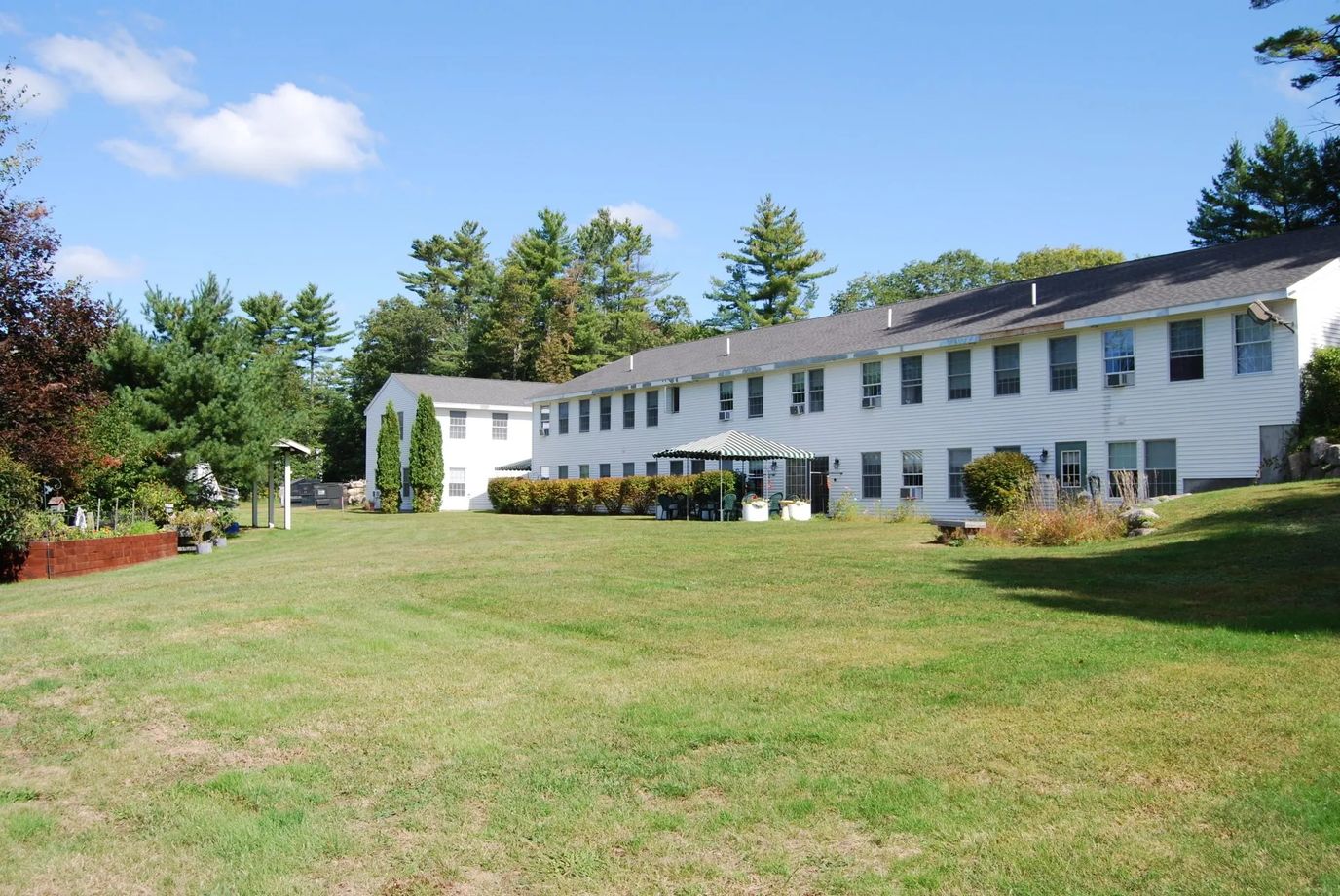 Exterior view of Casco Inn Residential Care Facility