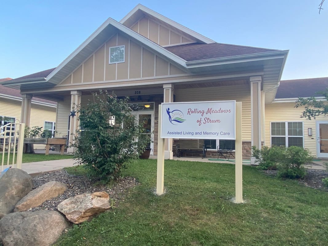 Front view of Rolling Meadows of Strum assisted living facility