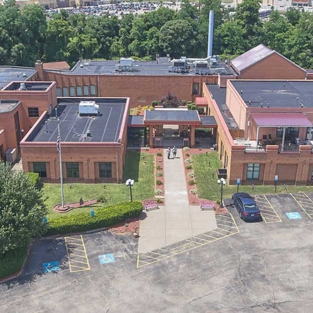 Beechwood Court at Lafayette Manor