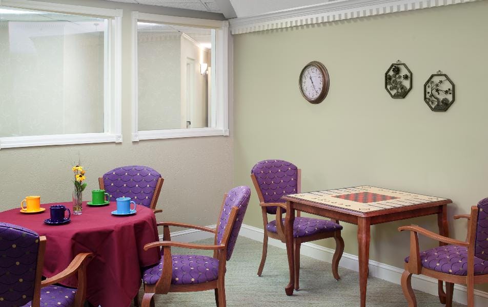 Cozy common area with tables and chairs